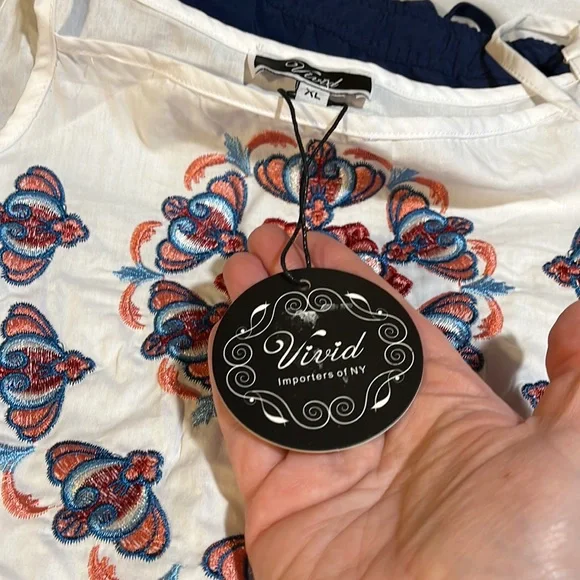 NWT Vivid 1824 open shoulder peasant top with embroidery, size XL - Picture 4 of 5